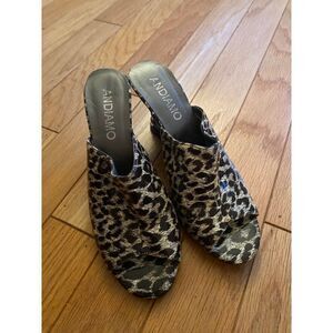 Andiamo women's "miro" animal print peep toe black detailed heels size 9.5